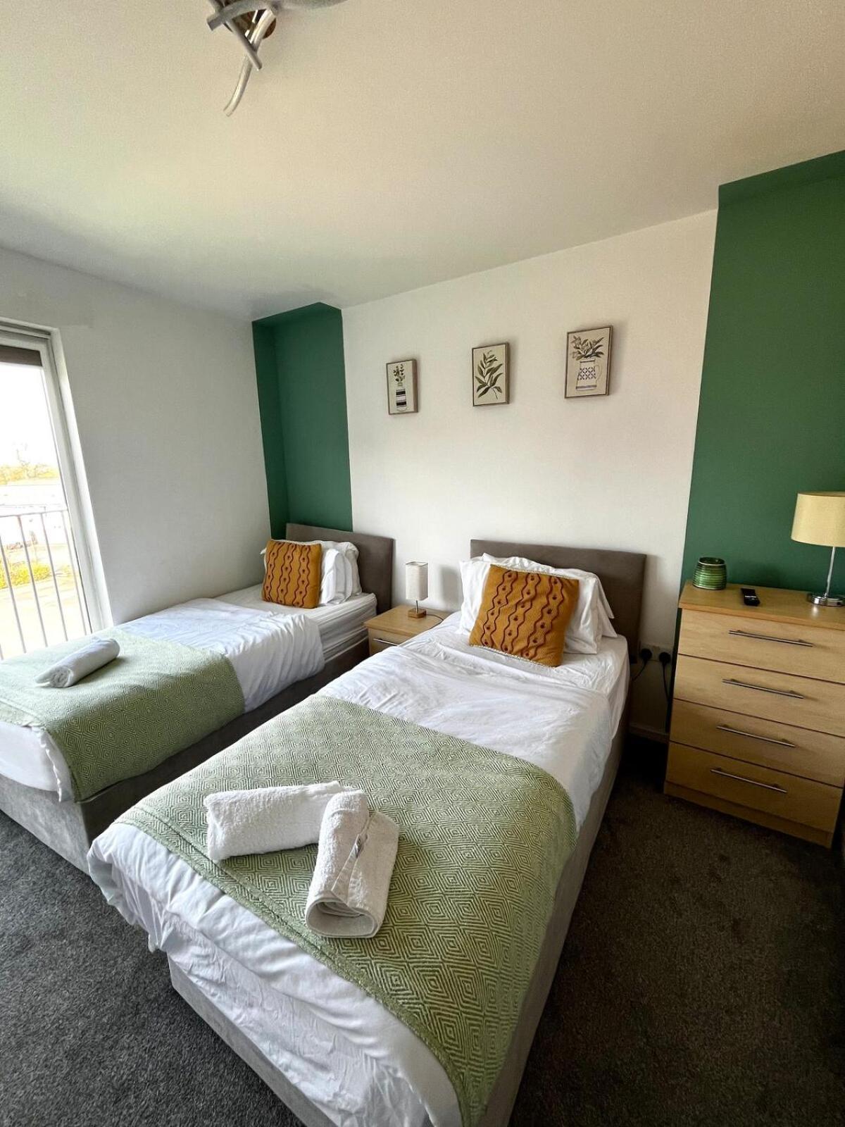 Serene 2-Bed Flat With Canal Views - Coop Live & Ethiad Manchester Zewnętrze zdjęcie